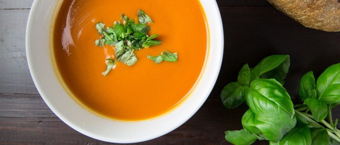 ¿Son saludables las sopas y cremas de verdura listas para tomar?